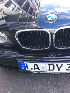 BMW mit Kennzeichen LA-DY